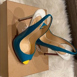 Christian Louboutin flo sling 120 patent